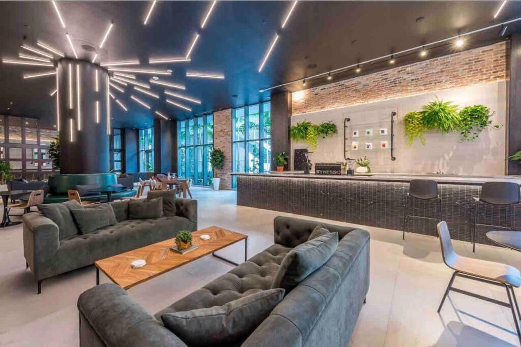 Vibrant Studio Downtown Miami Apartment Exterior photo