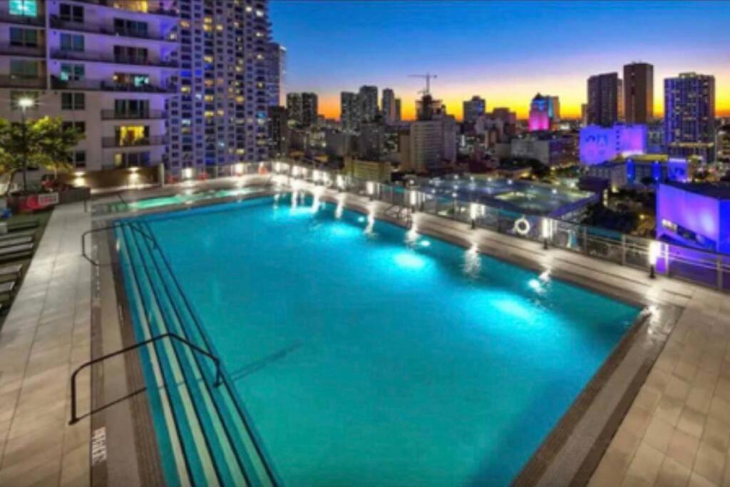 Vibrant Studio Downtown Miami Apartment Exterior photo
